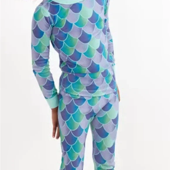 BRAND NEW Hanna Andersson mermaid scales pjs size 6-7. - Picture 2 of 2